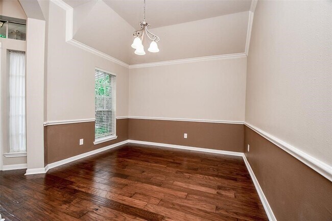 Foto del edificio - 3715 Crescent Dr