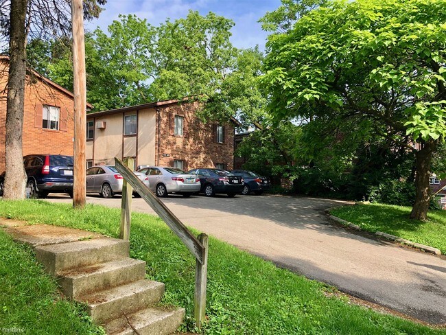 Foto del edificio - 2 br, 1 bath Apartment - 2671 Medary Ave