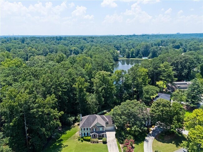 Foto del edificio - 4332 Cove Way Dr NE