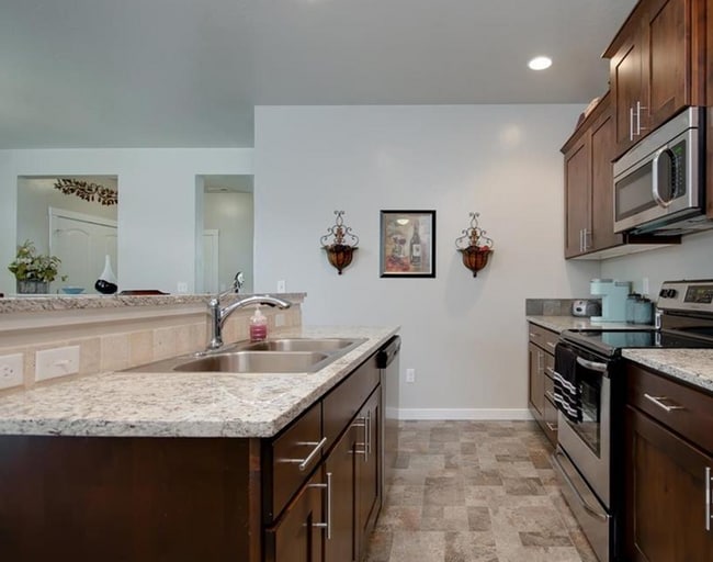 Foto del edificio - 3 Bedroom 2.5 Home with a 2 Car Garage Meridian