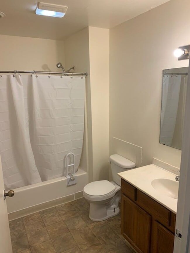 Building Photo - 1114 Dunham St SE