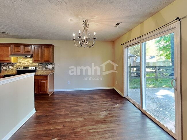 Building Photo - 355 Hennepin Dr