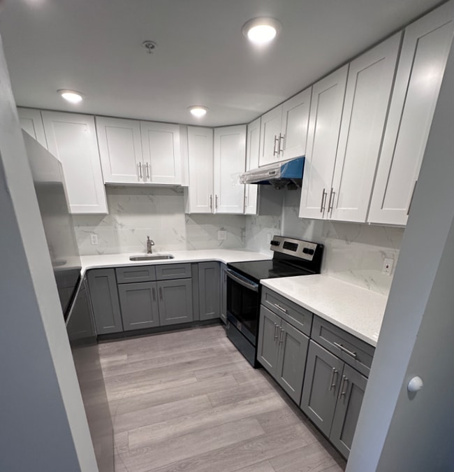 Photo - 140 S Easton Rd House