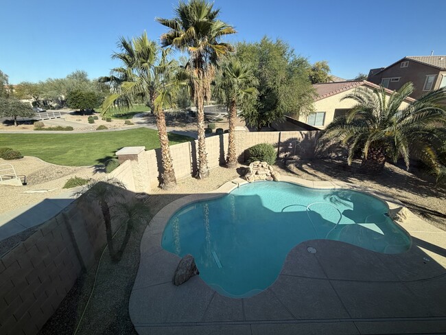 Building Photo - 15642 W Devonshire Ave