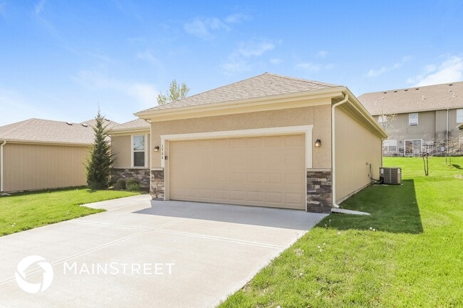 Building Photo - 1504 NE Jaclyn Dr