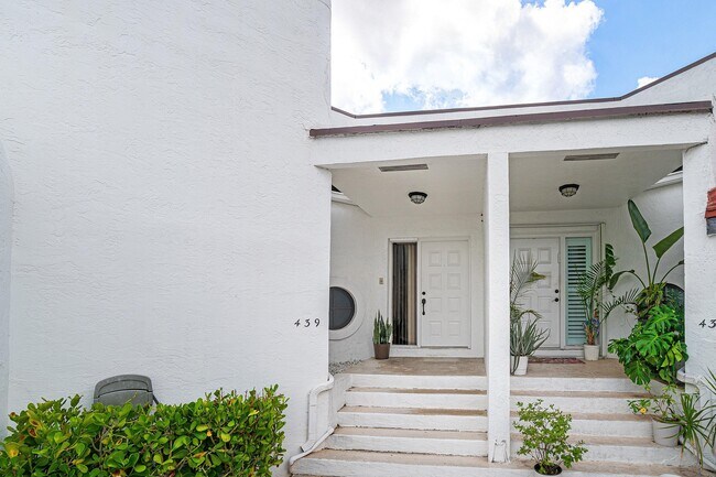 Building Photo - 439 NW 36th Ave