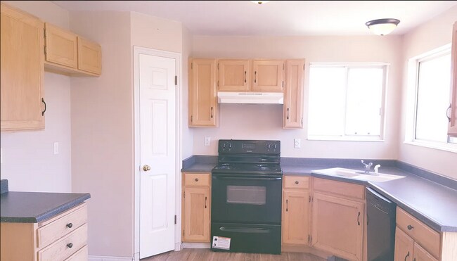 Building Photo - 6545 Purple Sage Dr