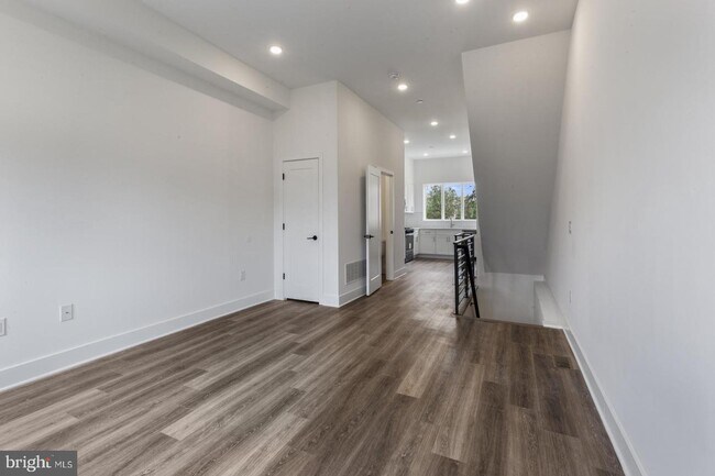 Foto del edificio - 2418 W Jefferson St