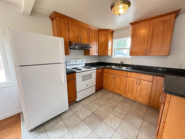 Foto del edificio - White Center - 3 Bedroom / 1.5 Bath Rambler