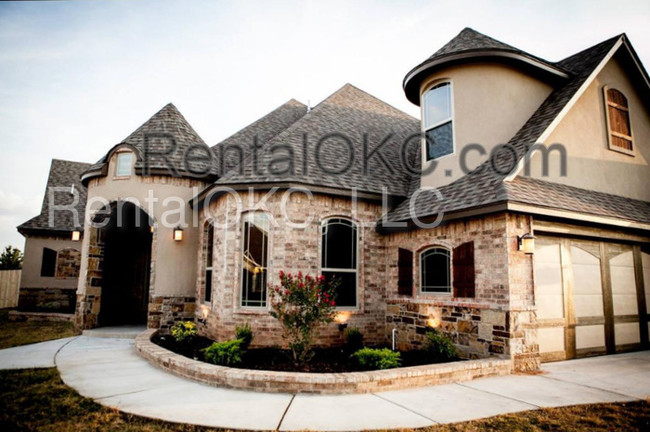 Building Photo - 8512 SW 57th St