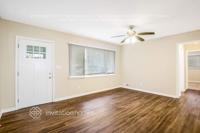 Building Photo - 2740 Bonnybrook Dr SW