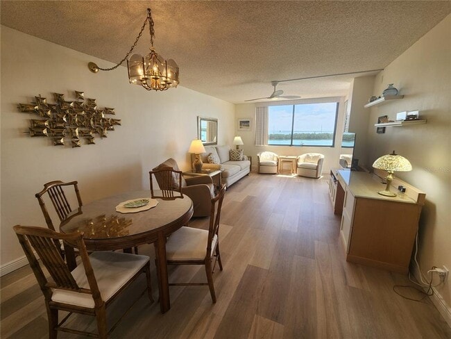 Building Photo - 6295 Bahia Del Mar Cir