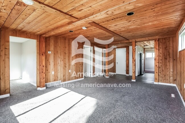 Building Photo - 140 Pickford St