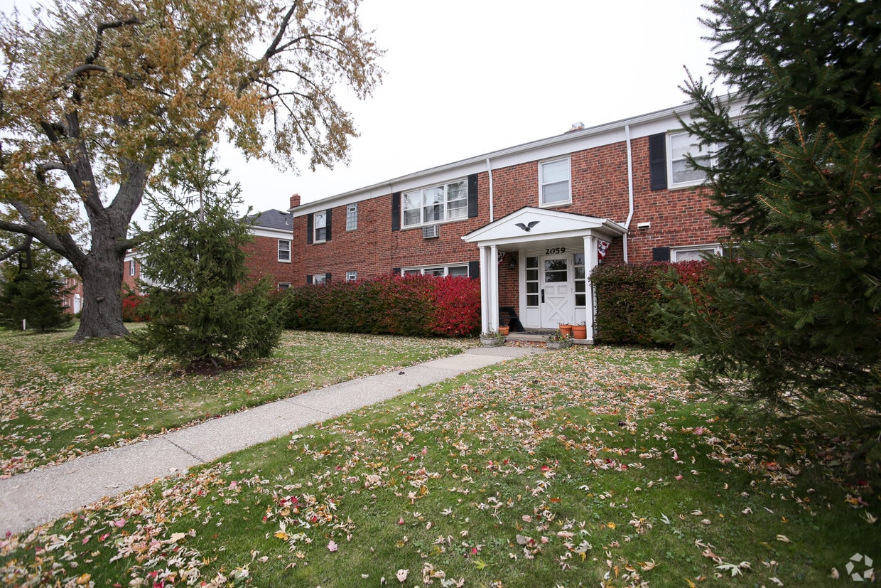 Primary Photo - 2051-2059 Warrensville Center Rd