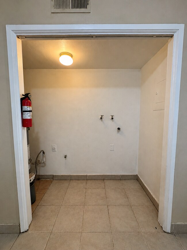 Foto del edificio - 1107 L St