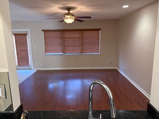 Foto del edificio - 3951 NE 17th Ave