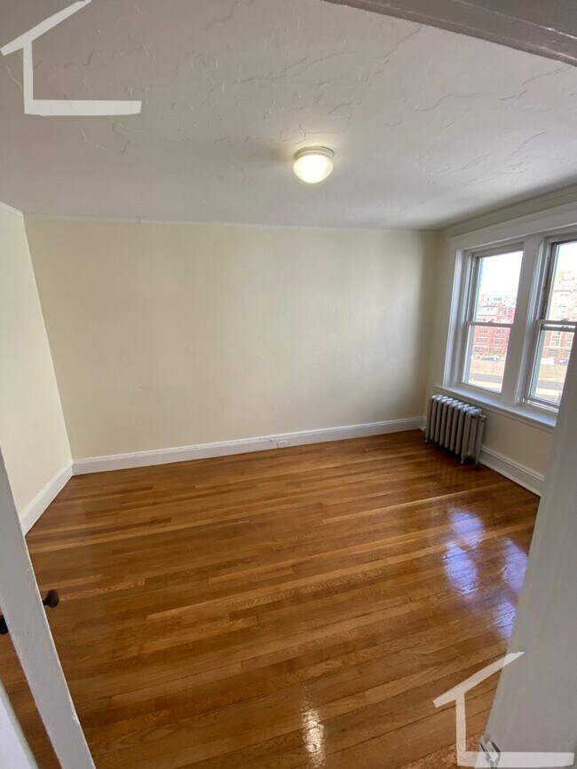 Building Photo - 1161 Boylston St