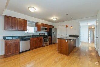 Building Photo - 125 43rd St