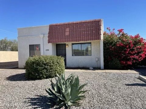 Primary Photo - 4190 N Western Winds Dr
