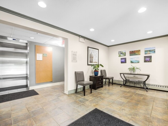 Photo du bâtiment - Heritage Place Apartments