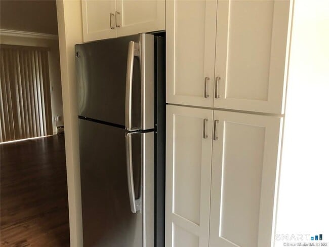 Building Photo - 32 Bouton St E