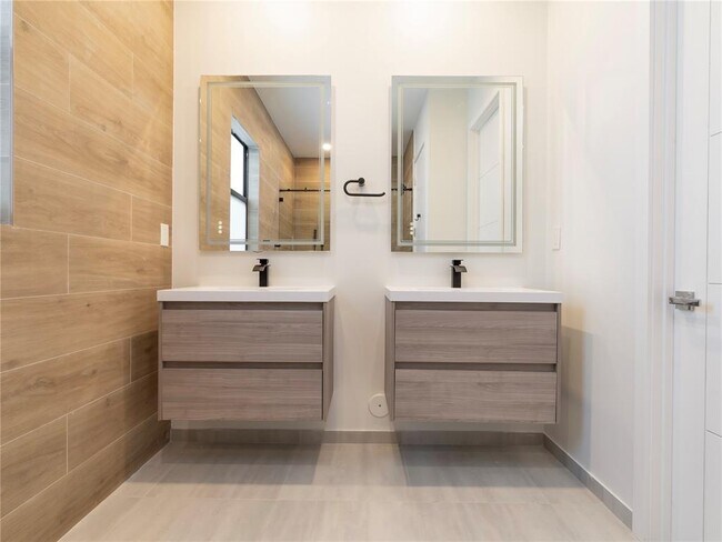 Foto del edificio - 843 SW 29th St