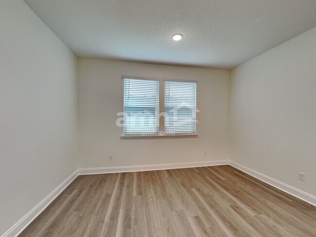 Building Photo - 11655 Hillside Dr