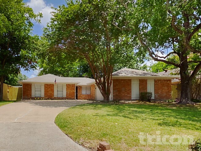 Foto del edificio - 14218 Overbrook Ln