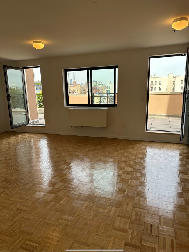 Foto del edificio - 3104 31st Ave