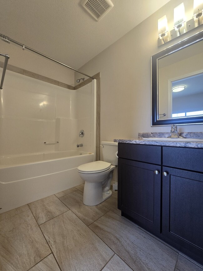 Building Photo - 10004-1097A 97A St