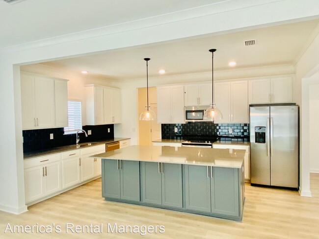 Building Photo - 4 br, 2.5 bath House - 4668 Casablanca Drive