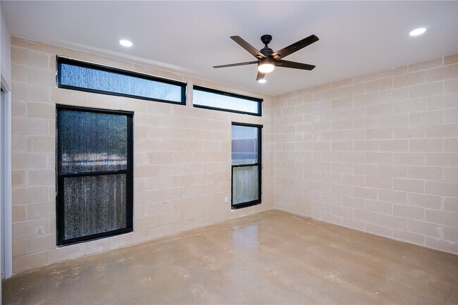 Building Photo - 6805 Sandra Ln