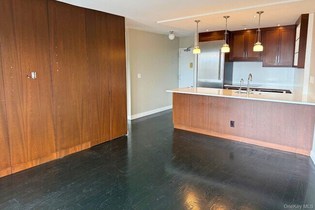 Foto del edificio - 25-40-40 Shore Blvd