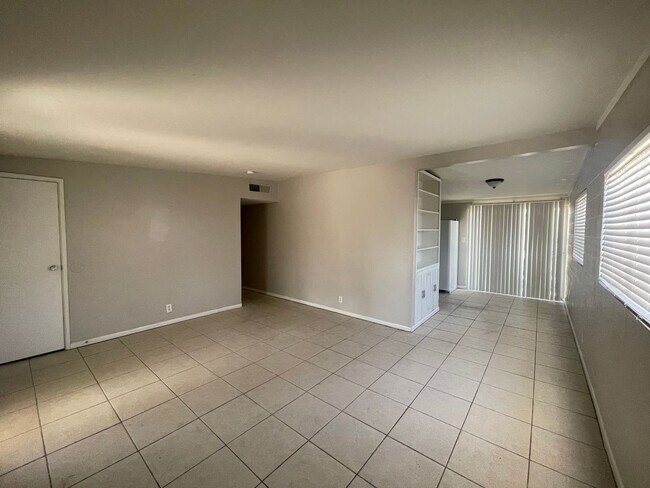 Foto del edificio - 3 BEDROOM 2 BATHROOM HOME!!