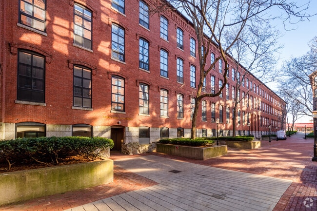 Building Photo - Market Mill