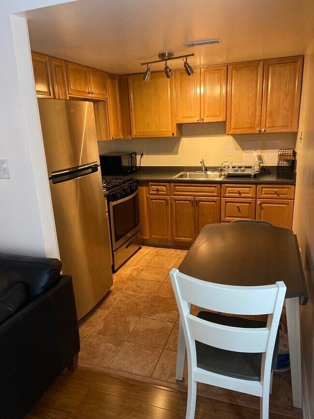 Photo - 1400 12th St N (Arlington, VA)