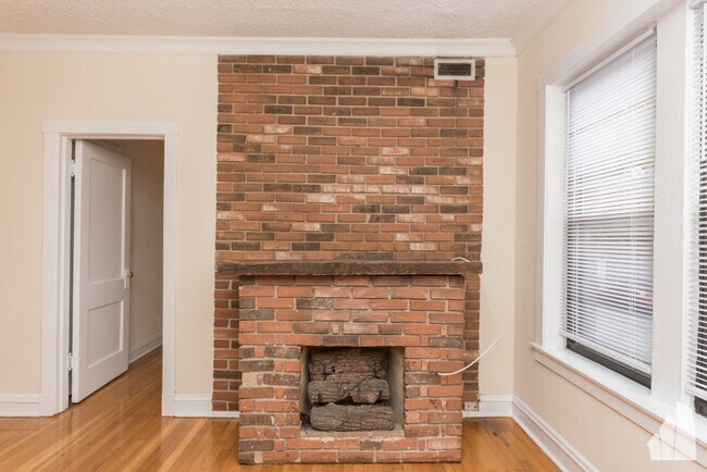 Foto del edificio - 3525 N Racine Ave