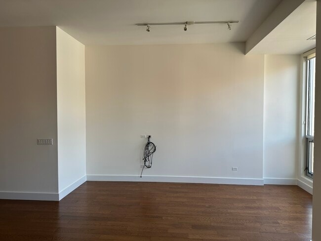 Living Room - 16 N Carpenter St