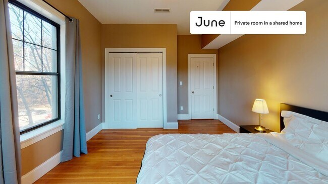 Foto del edificio - Room in Shared 4 bed/2 bath home in Brookline