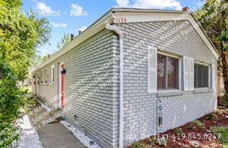 Primary Photo - 1124 Parkside Blvd