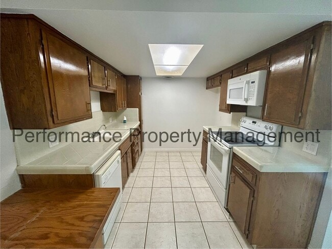 Building Photo - Charming 2 Bed/1 Bath Westchester Condo w/...