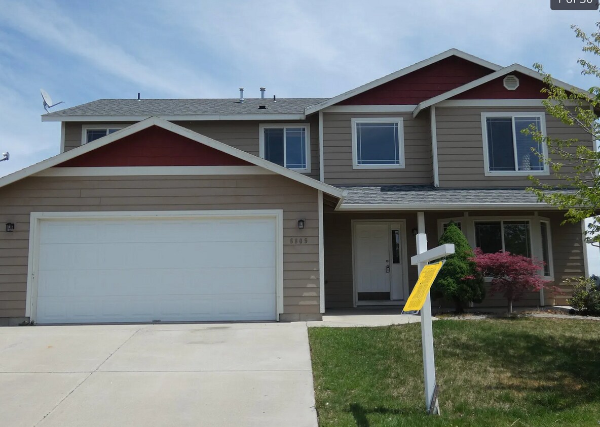 Foto principal - Spacious 4 BR/ 2.5BA
