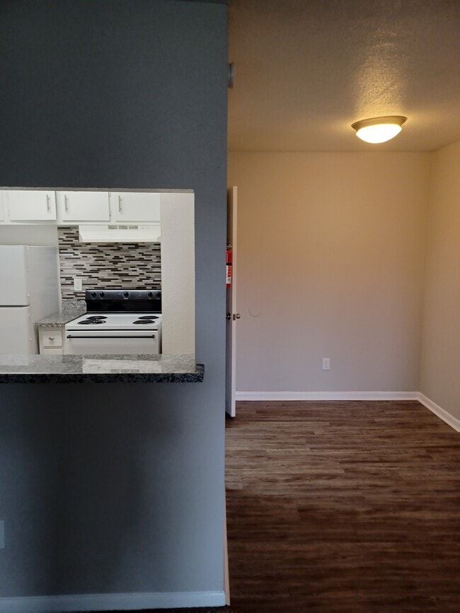 Building Photo - 74 Lyerly Place Apartments