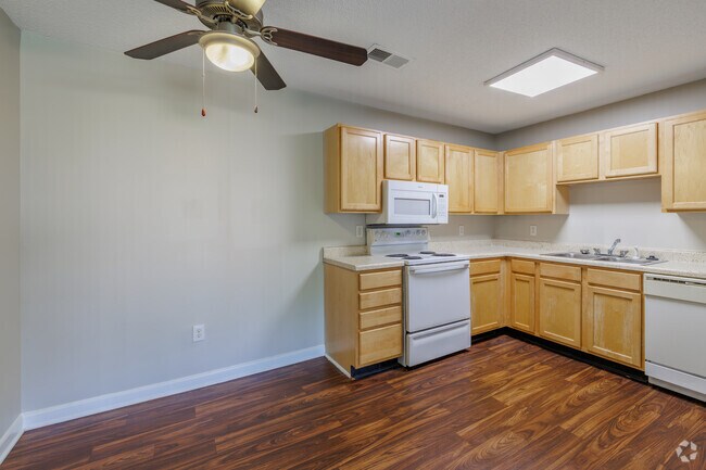 2HAB, 2BA - Cocina de 1060 pies cuadrados - Grand Summit