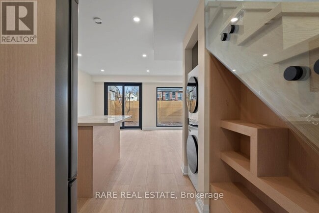 Building Photo - 191 Gledhill Ave