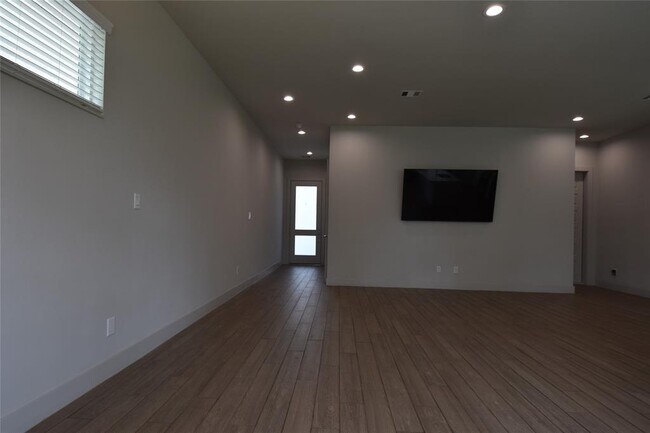 Building Photo - 6817 Rocinante Ln