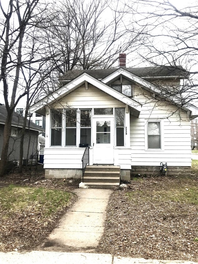 Foto principal - 2228 NE Madison St