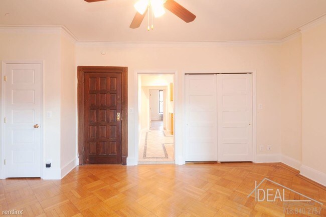 Building Photo - 2 br, 1 bath  - 487 4th St Apt 3