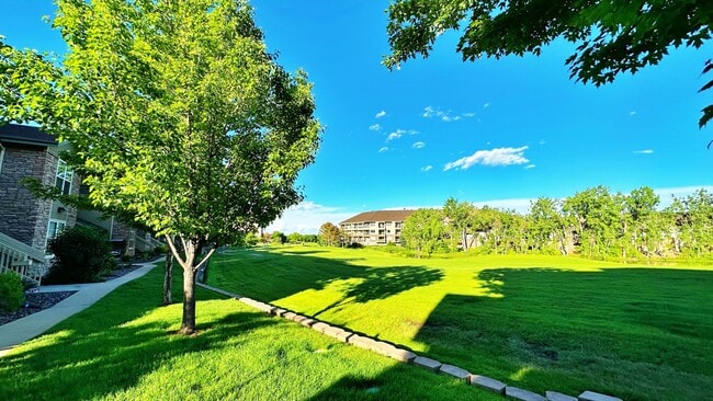 Foto del edificio - Fantastic Condo 2 Bed 2 Bath with Attached...