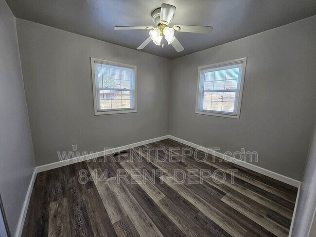 Foto del edificio - 925 N Kelsey Ave